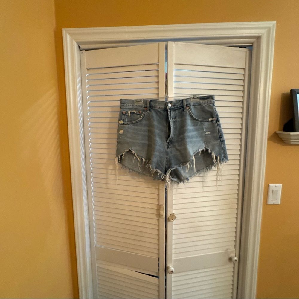 Zara Blue Jean Shorts Distressed Cut-Off Style